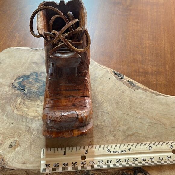 Vintage Folk Art Carved Wooden Boot / Shoe - Signed - Picture 5 of 10